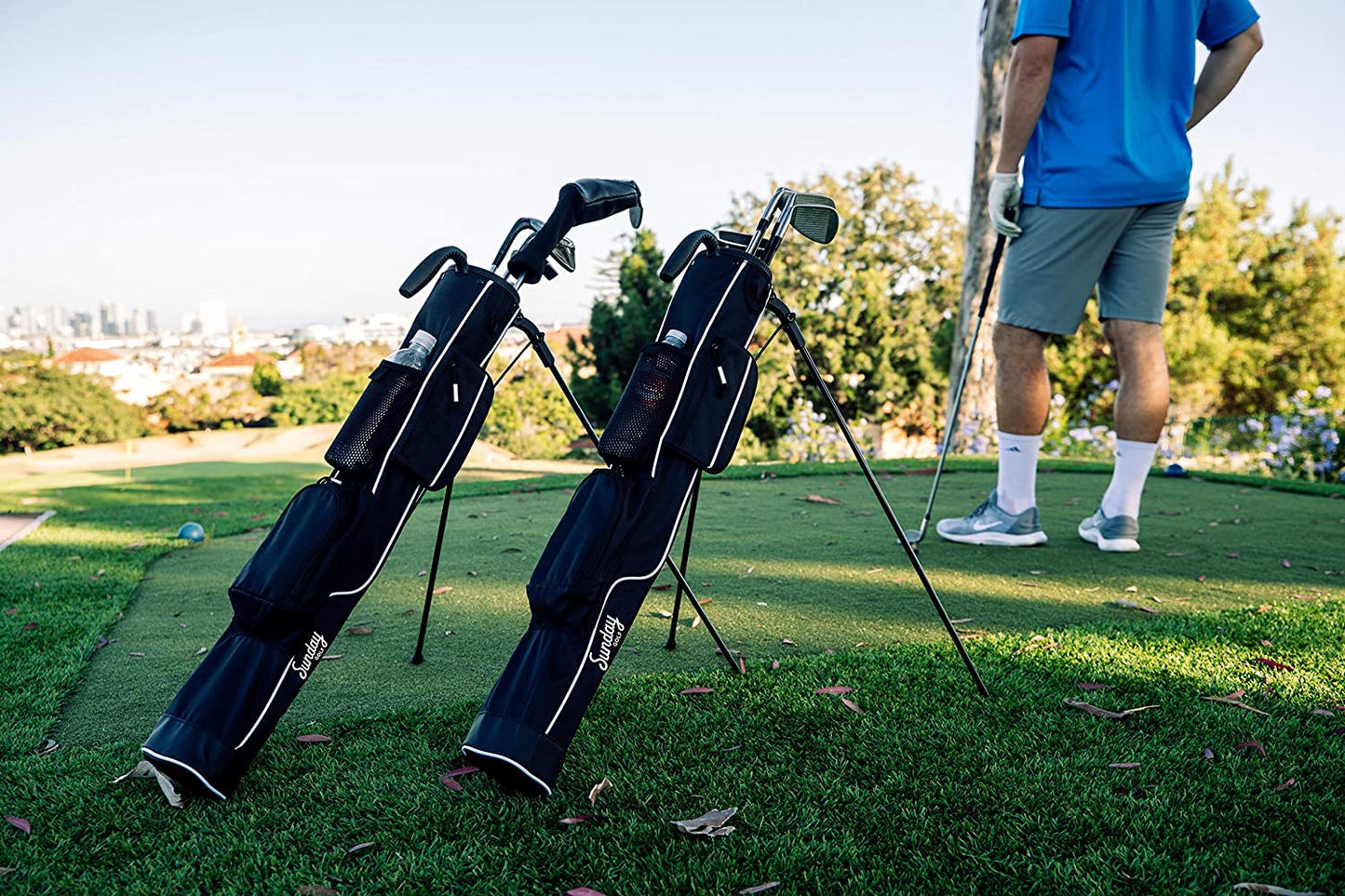 - Lightweight Bag with Strap and Stand – Easy to Carry and Durable Pitch N Putt Golf Bag – Golf Stand Bag for the Driving Range, Par 3 and Executive Courses – 31.5 Inches Tall…